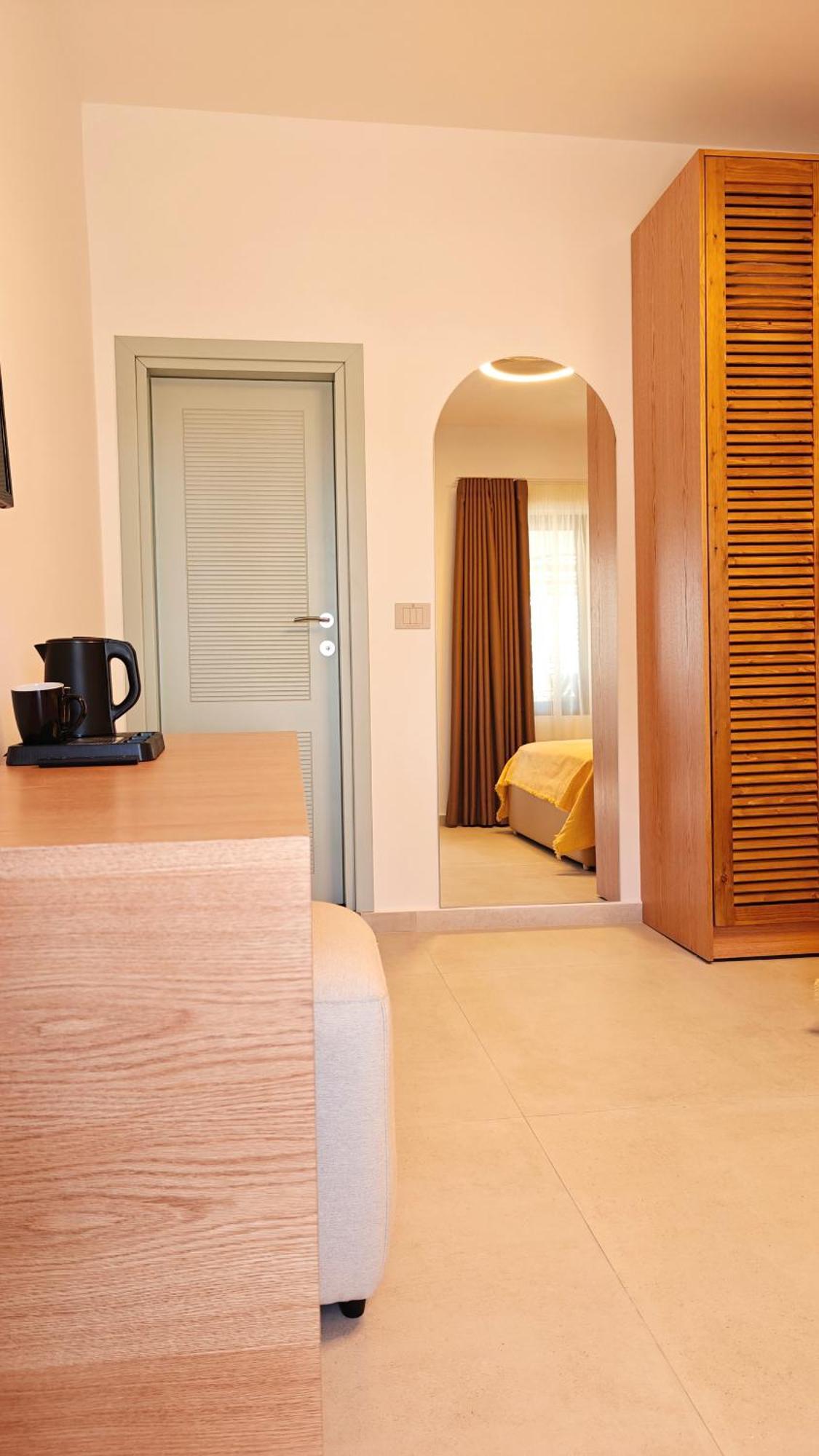 Villa Margarit Boutique Hotel ساراندا الغرفة الصورة